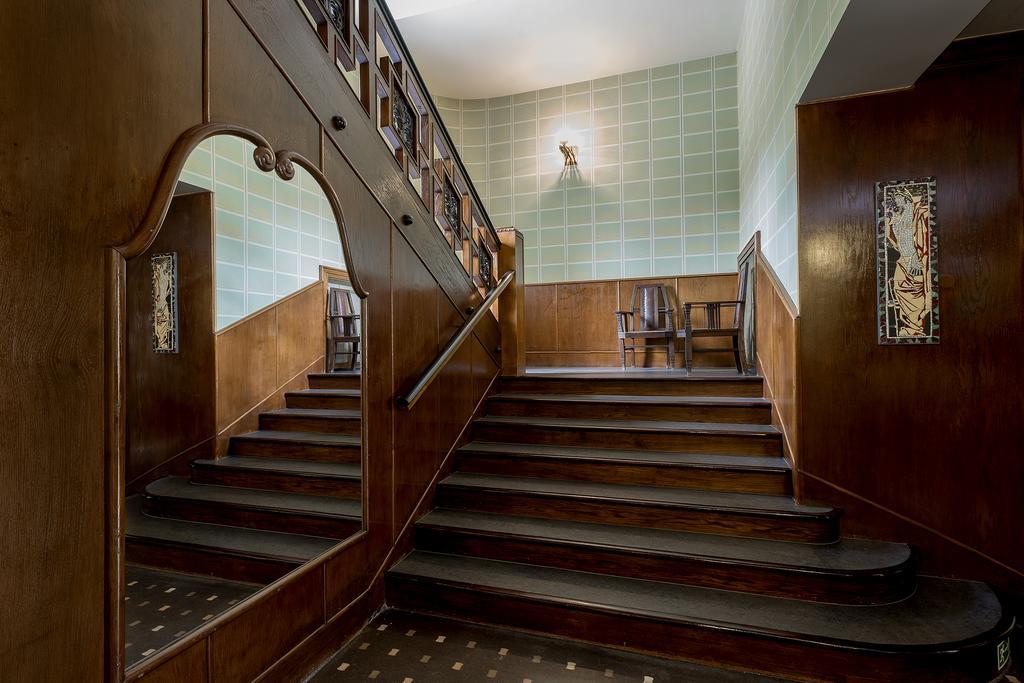 Hotel Okresni Dum Χράντεκ Κράλοβε Εξωτερικό φωτογραφία